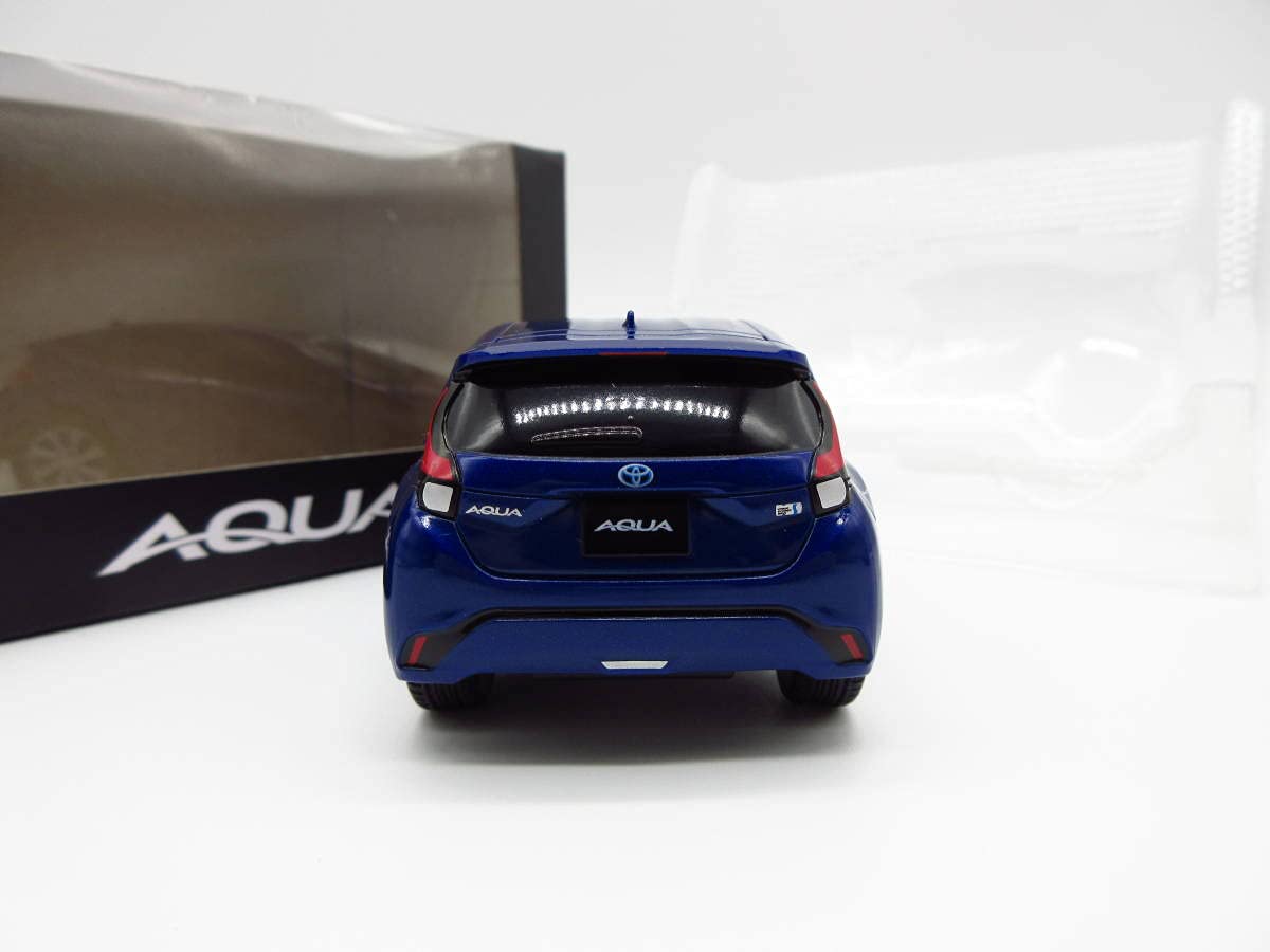 Amazon | トヨタ 新型アクア AQUA 型 非売品 プルバックカー ミニカー